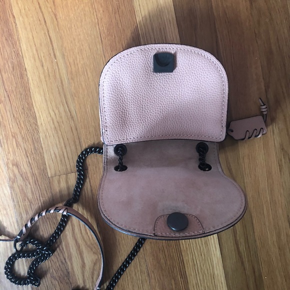 Dusty pink COACH crossed body clutch - Picture 3 of 3
